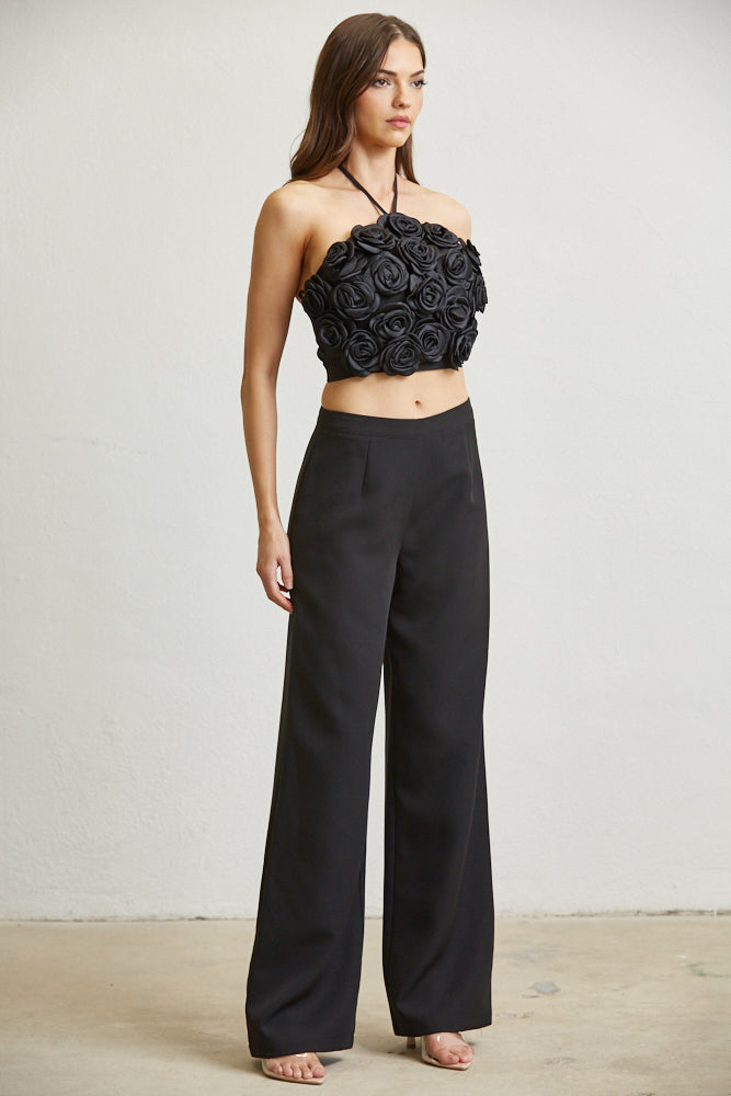 SET TOP DE ROSAS Y PANTALON NEGRO