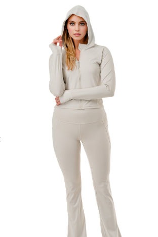 SET DEPORTIVO LEGGINS Y SUDADERA