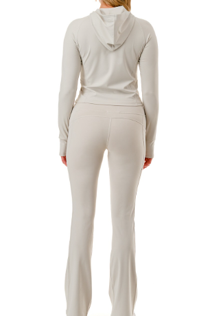 SET DEPORTIVO LEGGINS Y SUDADERA