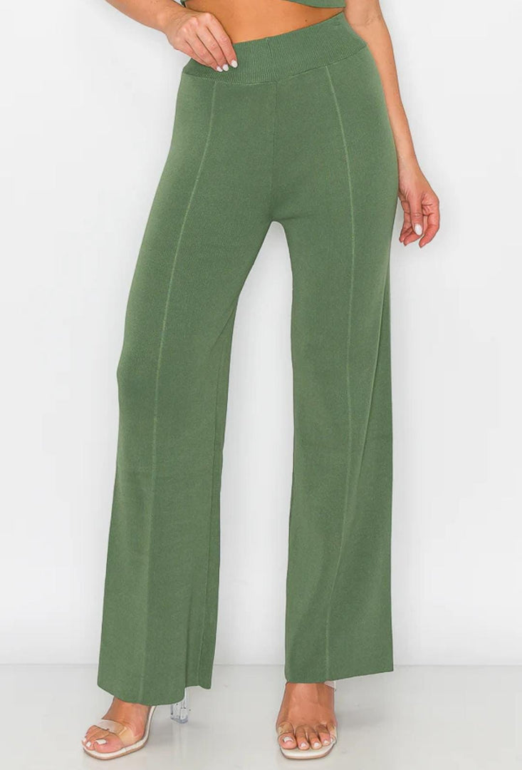 CONJUNTO DE PANTALÓN Y BLUSA CON CUELLO "V"
