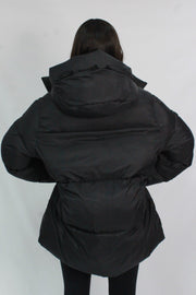 CHAMARRA PUFFER PLUMAS NEGRA