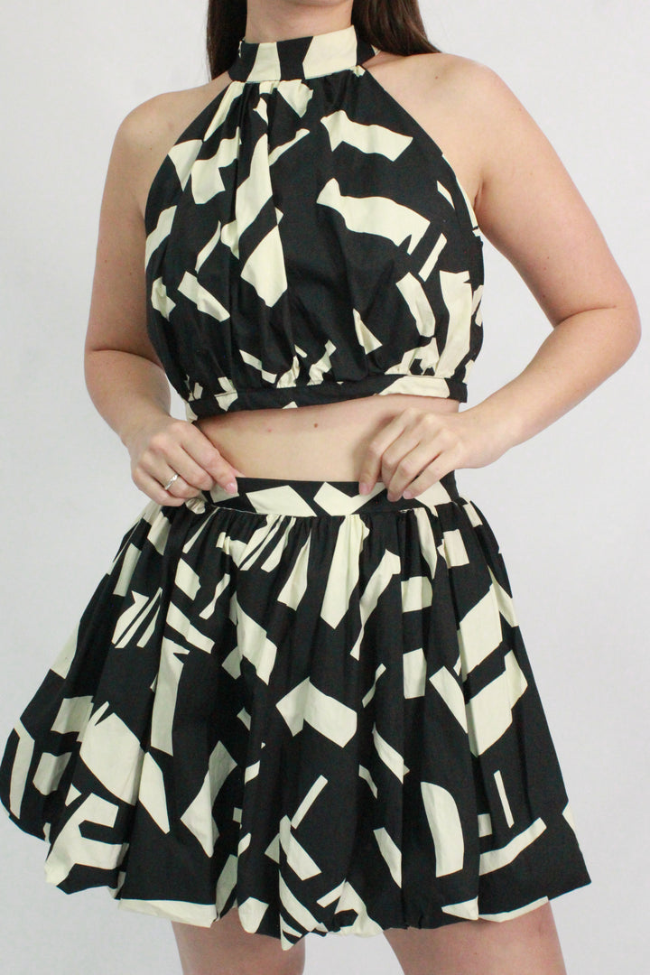 SET TOP HALTER Y FALDA DE GLOBO CON ESTAMPADO GEOMETRICO