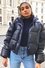 CHAMARRA PUFFY CORTA TIPO PIEL